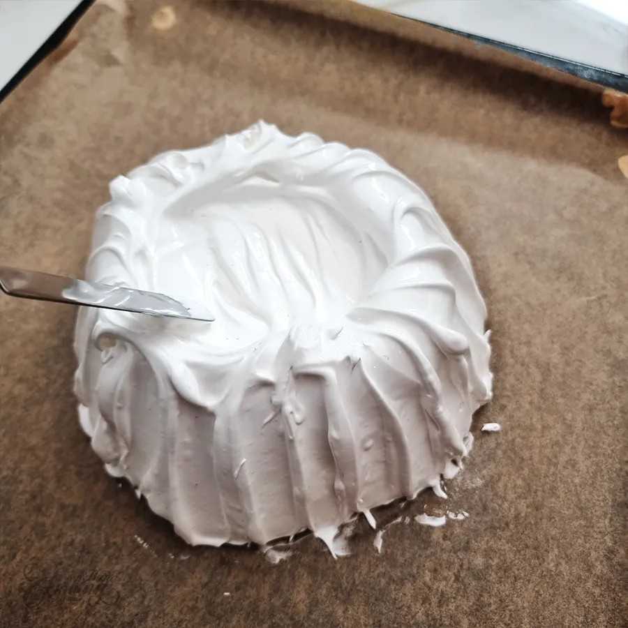 Christmas Pavlova - step15