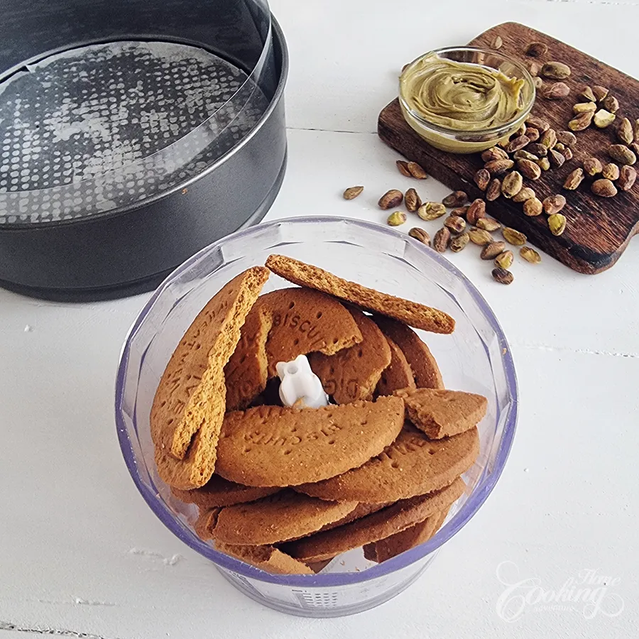 No-Bake Pistachio Cheesecake - step1