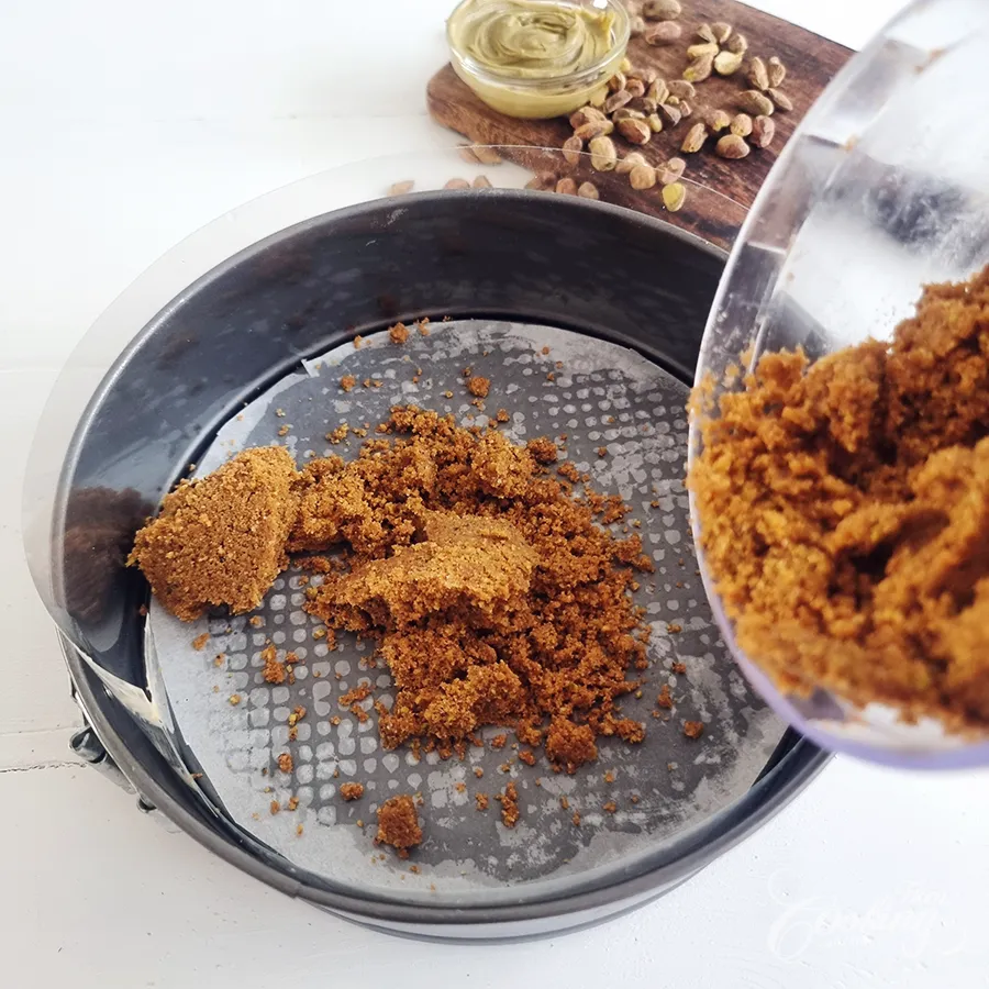 No-Bake Pistachio Cheesecake - step5