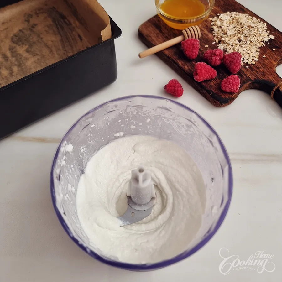 Berry Cottage Cheese Yogurt Bars - step1