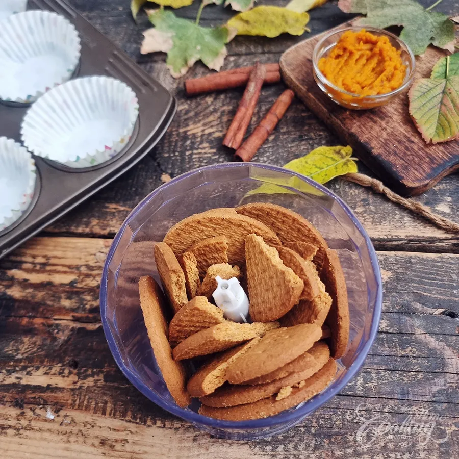 Mini Pumpkin Cheesecakes - step1