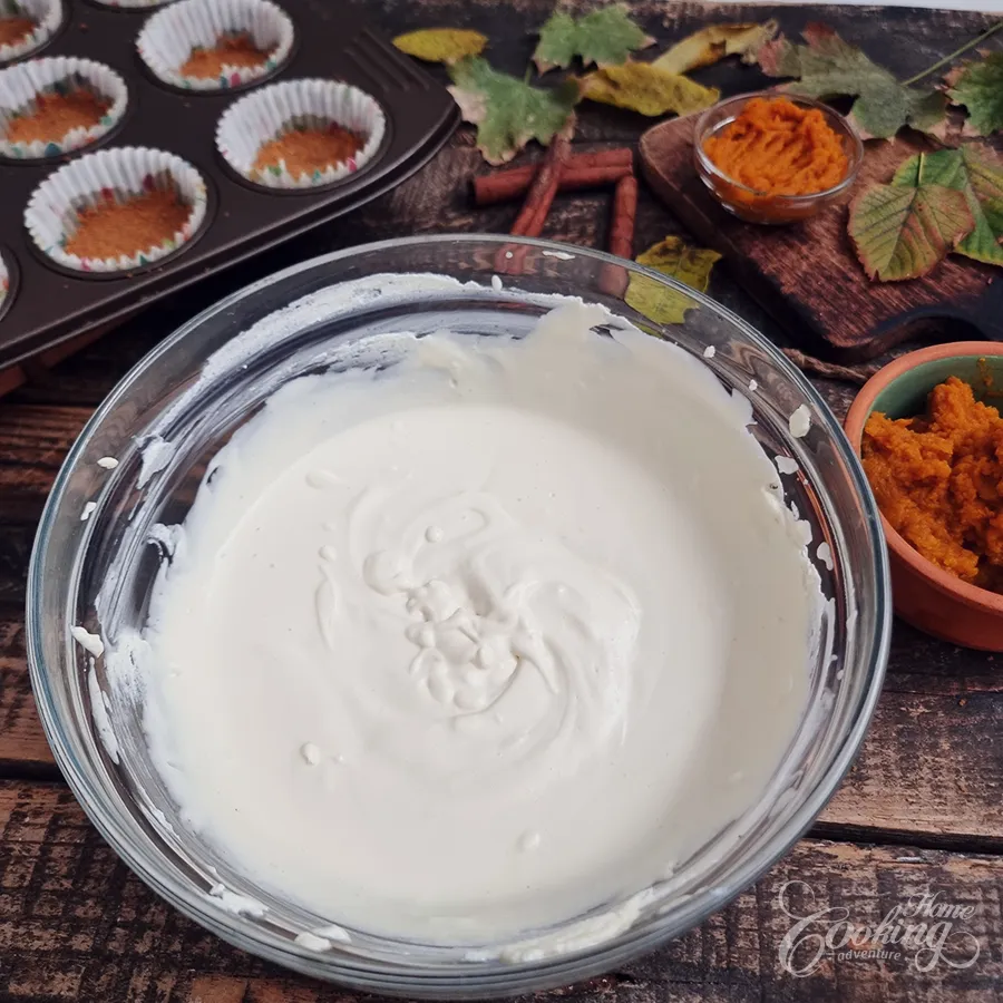 Mini Pumpkin Cheesecakes - step10