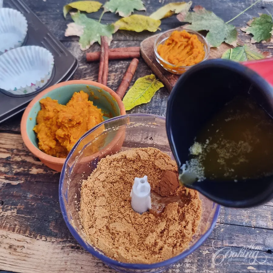 Mini Pumpkin Cheesecakes - step2