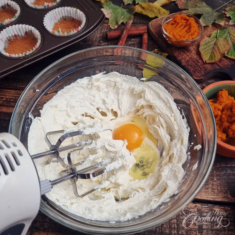 Mini Pumpkin Cheesecakes - step8