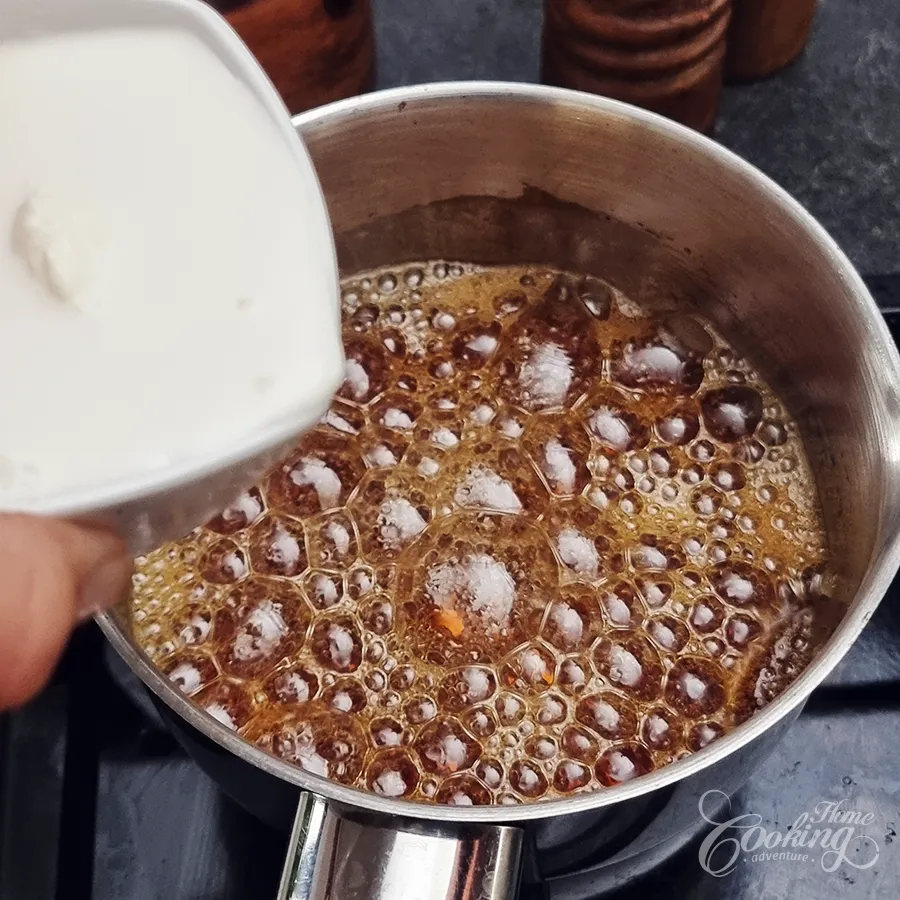 No-Bake Caramel Chocolate Biscuit Cake - step4