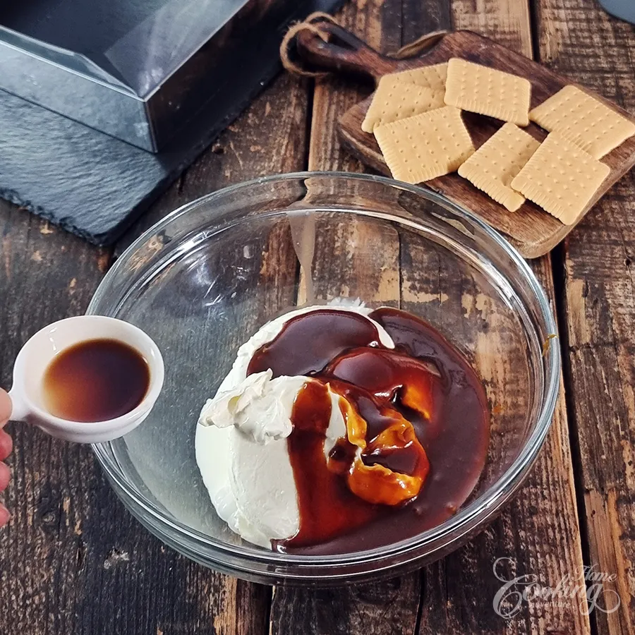 No-Bake Caramel Chocolate Biscuit Cake - step9